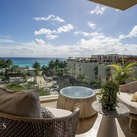 3 Br. Ocean Front Ph With Stunning Views Apartment